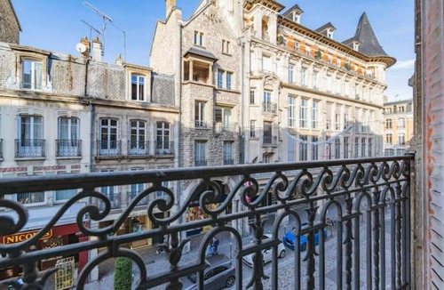 Centre Erlon Apartment | Le Champagne Central