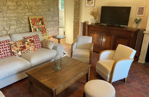 Neuvy-Sautour Bed & Breakfast | Le Clos du Cèdre, a charming vacation rental, 1.45 hours from Paris, Irancy, Chablis, Vézelay