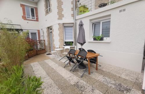 Bourgogne-Fresne Apartment | Le Clos Saint Martin