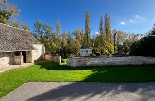 Avaux House | LE CLOS SAINT REMY - AVAUX