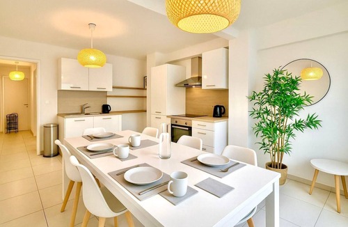 Faubourg Apartment | Le Colbert - Balcony, 4 bedrooms, 4 bathrooms