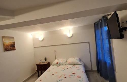 Pont-sur-Yonne Hotel | LE COMMERCE