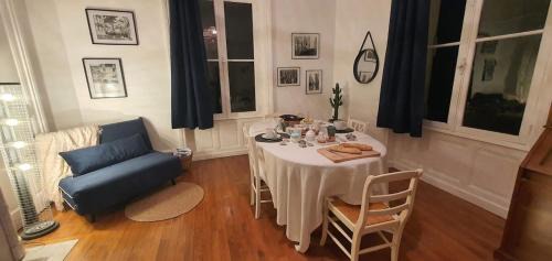 Bazoges-en-Pareds Apartment | Le cottage Domaine La Capitainerie