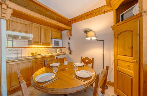 Argentiere Apartment | Le Cristal MB6 View, Pool, Private Sauna, Parking & Free WiFi, Argentière (Chamonix), France