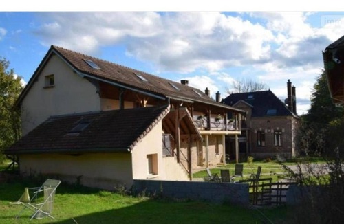 Villemoiron-en-Othe Apartment | Le domaine du Lavoir /moumoune sleeps 4. Jacuzzi access from April to October