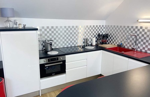 Le Mesnil-sur-Oger Apartment | Le Edouard" luxury suite with relaxation area and sauna, outdoor area and vaulted cellar