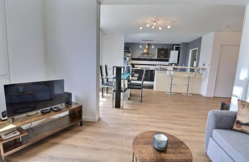 Troyes Apartment | Le Factory - idéal PRO/famille*WiFi*parking privé