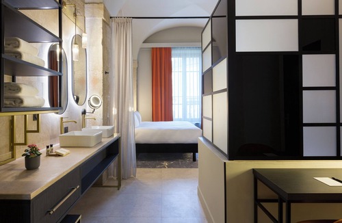 Quartier Administrations Hotel | Le Grand Hôtel Dieu by SOWELL COLLECTION
