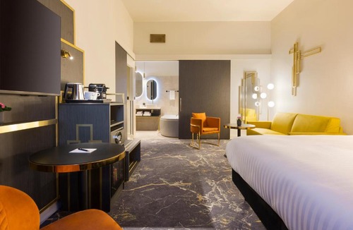 Quartier Administrations Hotel | Le Grand Hôtel Dieu by SOWELL COLLECTION