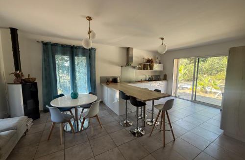 Bezouce Villa | Le Havre de paix en garrigue 4 Chambres 3 SDB Piscine