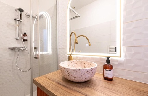 Gorge de Loup Apartment | Le Hirvi - cocon zen et épuré à 10min Vieux Lyon