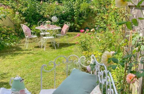 Troyes Apartment | Le Jardin Des Délices charming house in Troyes