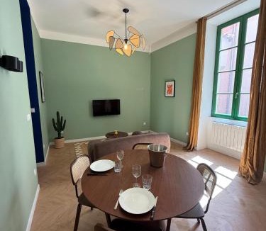 Nimes City Centre Apartment | le jasmin elegant cocon au coeur de nimes