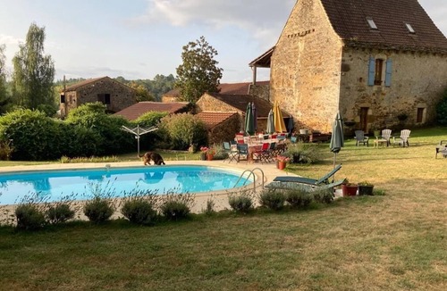 Frayssinet-le-Gelat Cottage | Le Manoir 4* - Relaxing large gite perfect for families and groups for 10 guests
