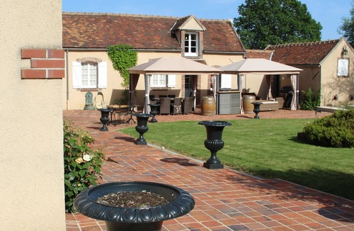 Villeneuve-sur-Yonne Villa | Le Manoir de Flandres