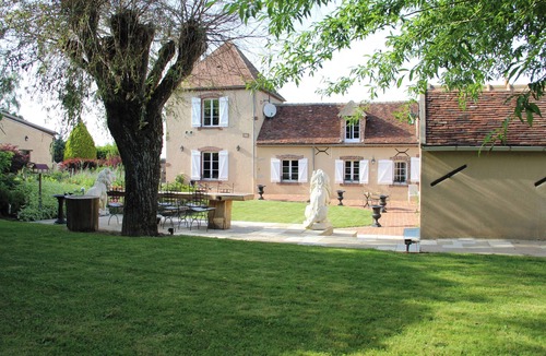 Villeneuve-sur-Yonne Villa | Le Manoir de Flandres