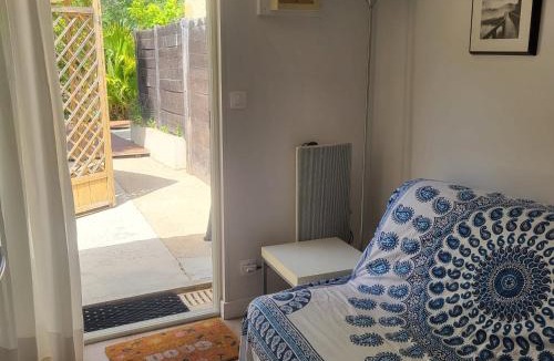 Bormes-Les-Mimosas Apartment | Le Mas de la Palmeraie - Studio dans propriété privée au calme avec piscine et tennis