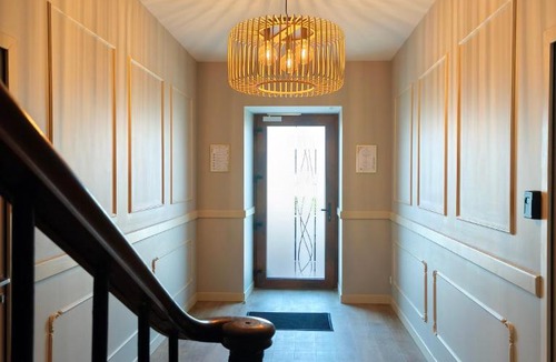 Saint-Eulien Apartment | Le Nid Poudré - Suite romantique baignoire îlot
