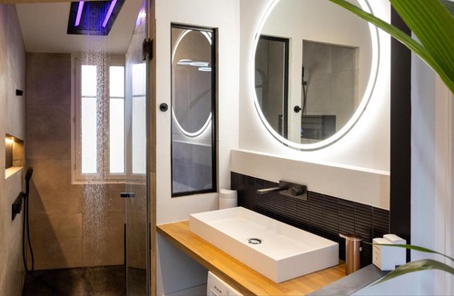 Old Town Apartment | Le Nuage - Hypercentre - Luxe Suite Spa & Gaming