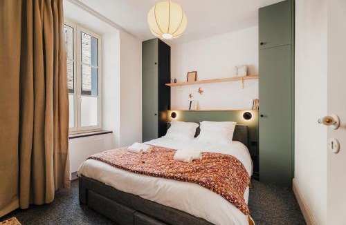 Dinan Apartment | Le patio - Une cours intérieur au coeur du vieux Dinan