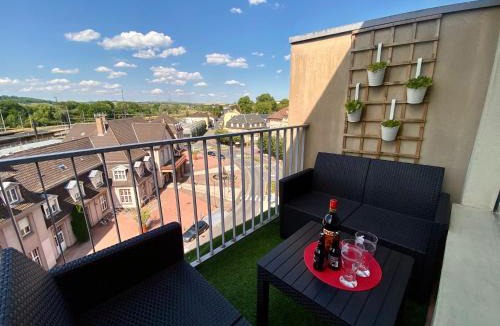 Sarrebourg Apartment | Le Perchoir-WIFI-Face à la Gare-Terrasses-Proche tous commerces