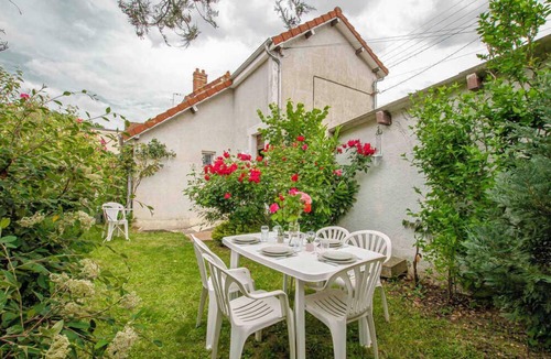 Saint-Julien-les-Villas Apartment | Le Petit Jardin Sancéen