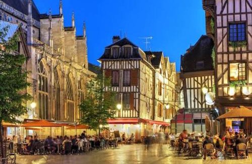 Old Town Apartment | Le petit nid au coeur de Troyes