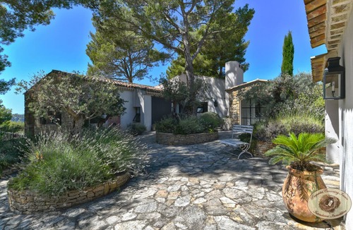 Le Beausset Villa | "Le petit paradis", charming property in the heart of an olive grove
