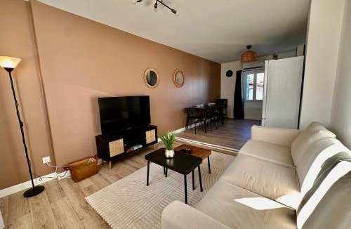 Lourdes Apartment | Le Pibeste - 2 Personnes - Halles de Lourdes