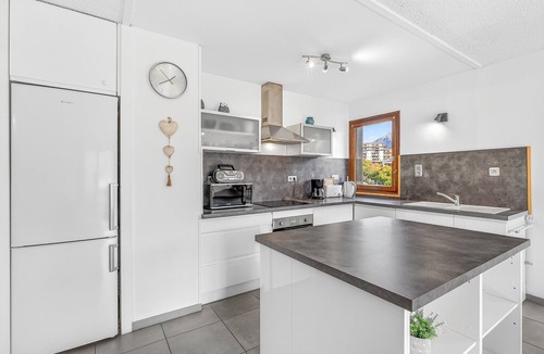 Embrun Apartment | Le Plein Ciel, with Lake View and Wi-Fi