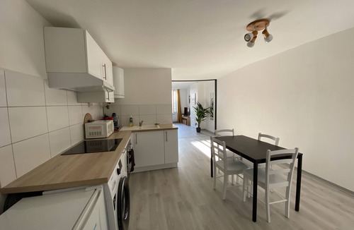 Poincare - Foch - Anatole France - Croix de Bourgogne Apartment | LE POINCARE APARTMENT 1min from the train station