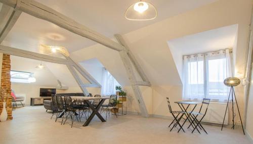Laubressel House | Le presbytère