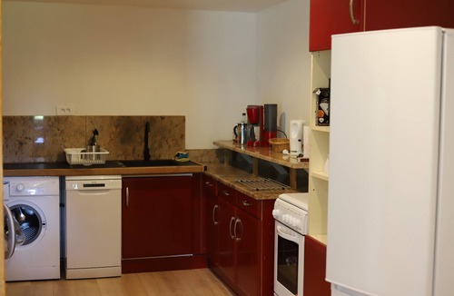 Madiran House | Le Pressoir @ Le Prielle New 3 bedroom gite in the Madiran, vines shared pool
