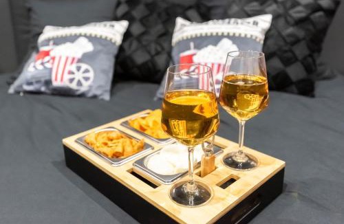 Saint-Serge Apartment | Le Prestige - Cinéma Room, Netflix, Centre Ville