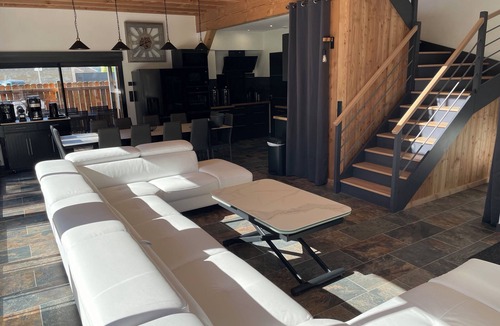 Villy-en-Trodes Ski Chalet | Le Prestige des Lac chalet Spa sauna games