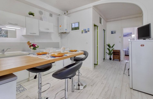 Tarbes Apartment | Le PYRENEA (Ministerial classification) Quiet near the center. Proximity to Adour.