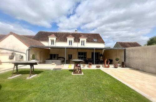 Champlay Villa | Le Rétro Club 1980