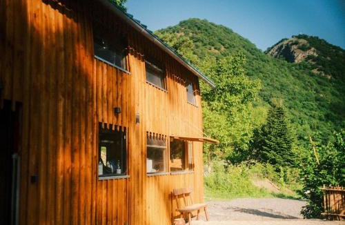 Bertren Ski Chalet | Le Refuge du Milan - Bus anglais avec jacuzzi 5 personnes