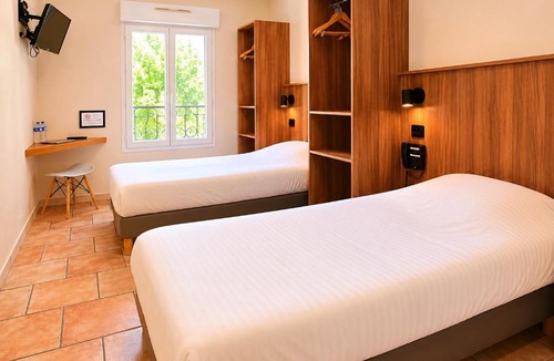 Le Beausset Hotel | Le Relais de la Calèche