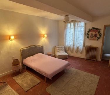 Saint-Florentin House | Le repaire des cloches