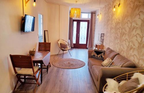 Chalons-en-Champagne Apartment | "Le Rive-Gauche" tout équipé, 2 chambres proche gare & centre - WiFi-NETFLIX gratuits