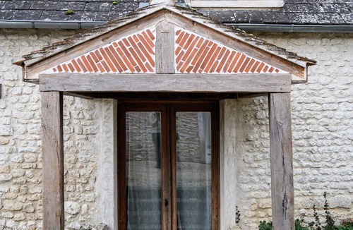 Chenou House | 'Le Rosier' House with Shared Garden and Wi-Fi
