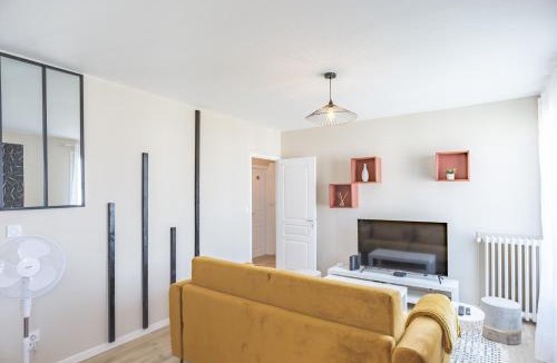 La Chapelle-Saint-Luc Apartment | Le Shopper - Confortable et Lumineux - Parking