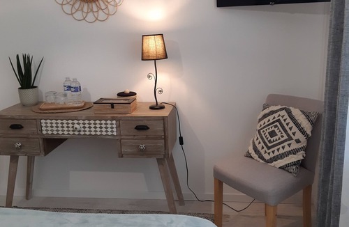 Notre-Dame-de-Sanilhac Bed & Breakfast | Le Val du Loup Bed and Breakfast: Continental breakfast available upon request