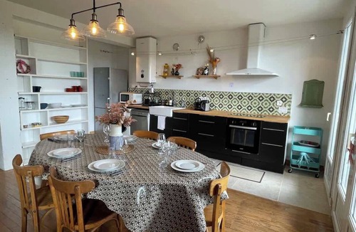 Toulouse Left Bank Apartment | Le Voyageur T2 vue Garonne Saint-Cyprien