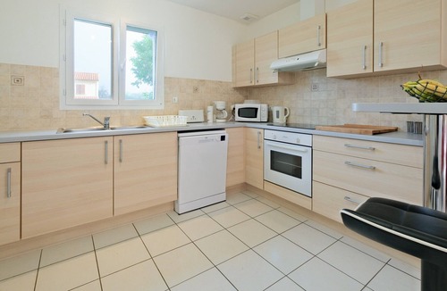 Savignac-les-Eglises House | L’Enclos – House with Air Conditioning and Shared Pool in Savignac-les-Églises