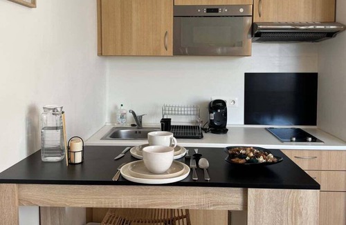 Saint-Brieuc Apartment | Lequyer, studio 2 min from the train station.