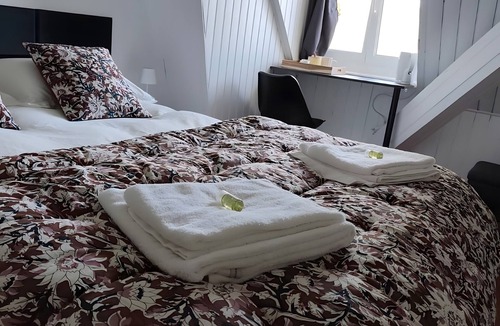 Epinal Bed & Breakfast | Les Bulles B&B Guest Room – Double Room with Wi-Fi