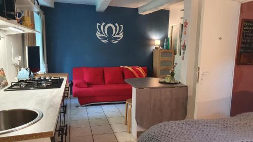 La Gree-Saint-Laurent Apartment | les floralis studio