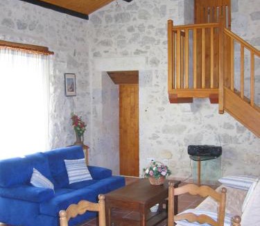 Castera-Lectourois House | Les gites de Peyrouton: le Pigeonnier et la Borde